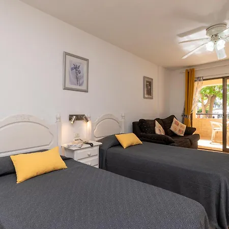Cosy Communal Heated Pool * 洛斯克里斯蒂亚诺斯