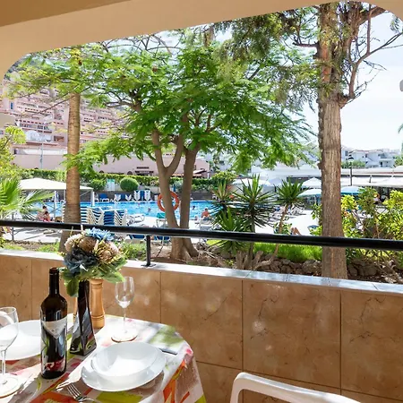 Cosy Communal Heated Pool Apartament *