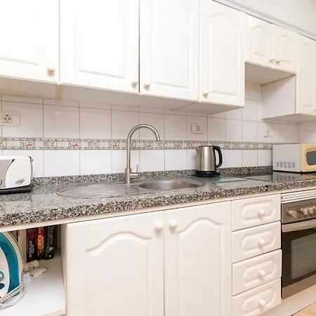 Cosy Communal Heated Pool Apartament Los Cristianos (Tenerife)