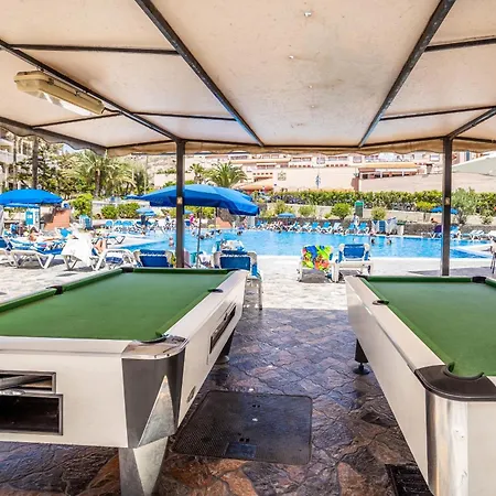 Apartament Cosy Communal Heated Pool *