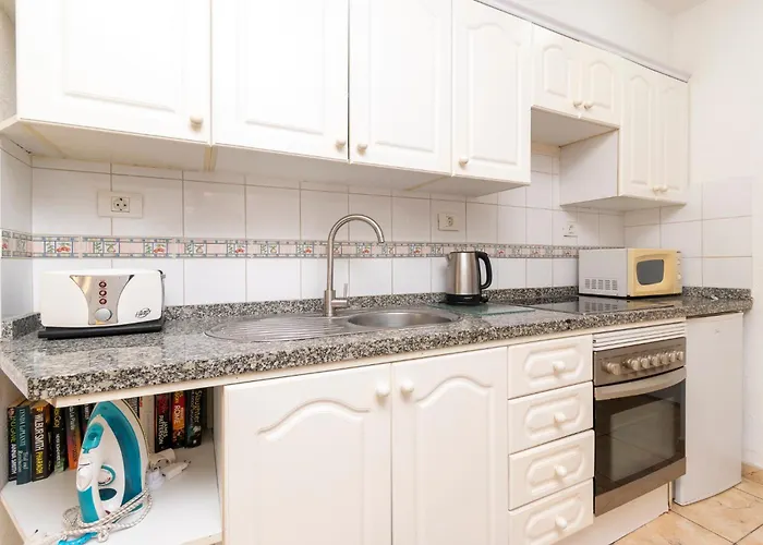Cosy Communal Heated Pool Appartement Los Cristianos (Tenerife)