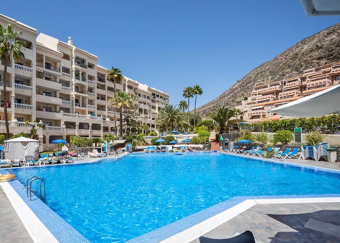 Cosy Communal Heated Pool *